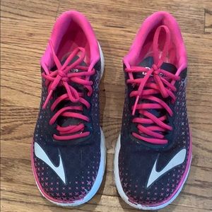 Brooks pure flow running shoe